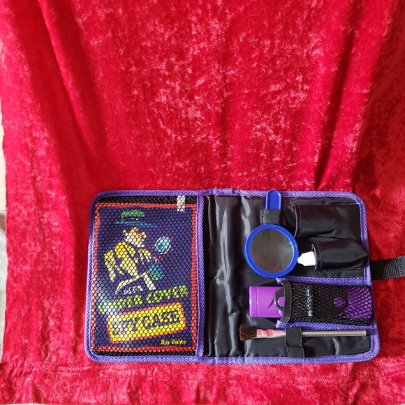 VintageAlex Toy-12 pc. Spy Case Fingerprint Kit- Great pre-luved cond. - Picture 2 of 5